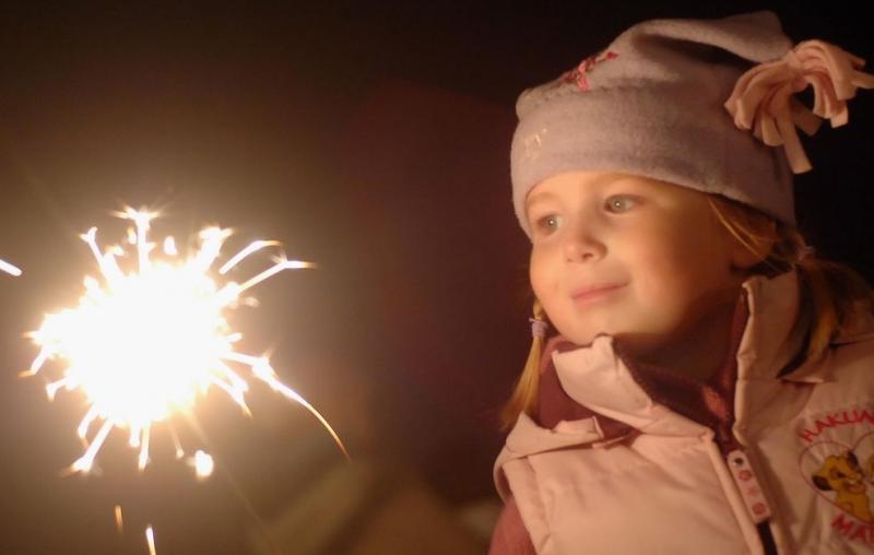 Ура, каникулы! Пиротехника, которую можно запускать с детьми - Кумыш | kumysh.salutsklad.ru